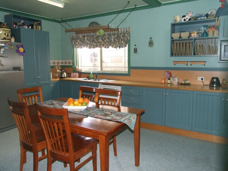 17 Paisley Street, Newborough VIC 3825