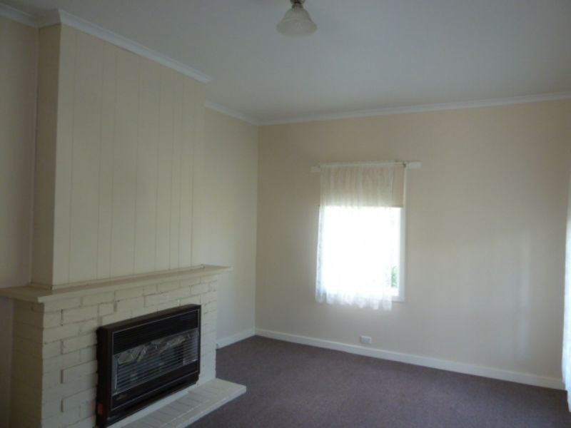26 Hampton Street, Moe VIC 3825
