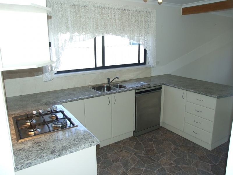 9 Mirboo Street, Newborough VIC 3825