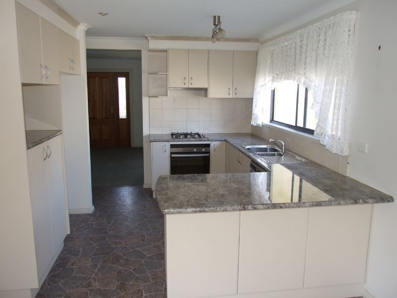 9 Mirboo Street, Newborough VIC 3825