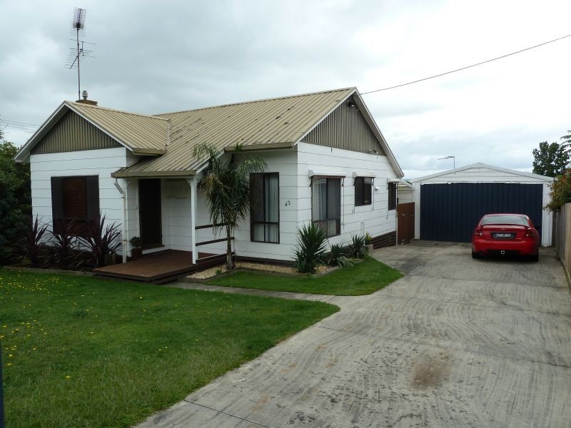 42 Service Road, Moe VIC 3825