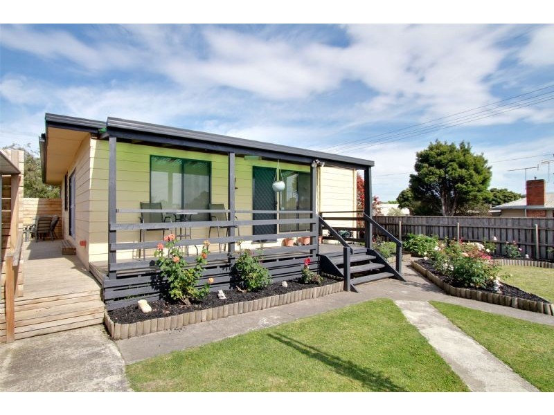 37 Alexander Avenue, Moe VIC 3825