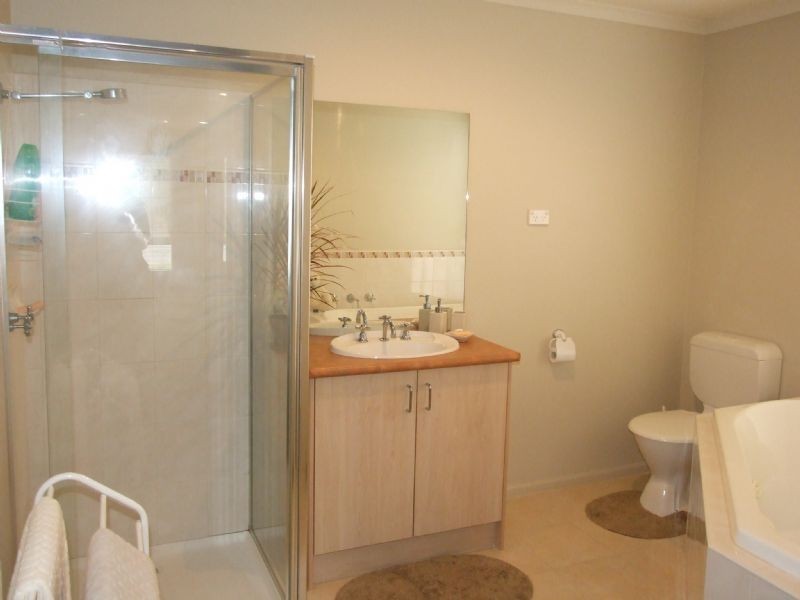 54 Davey Drive, Trafalgar VIC 3824