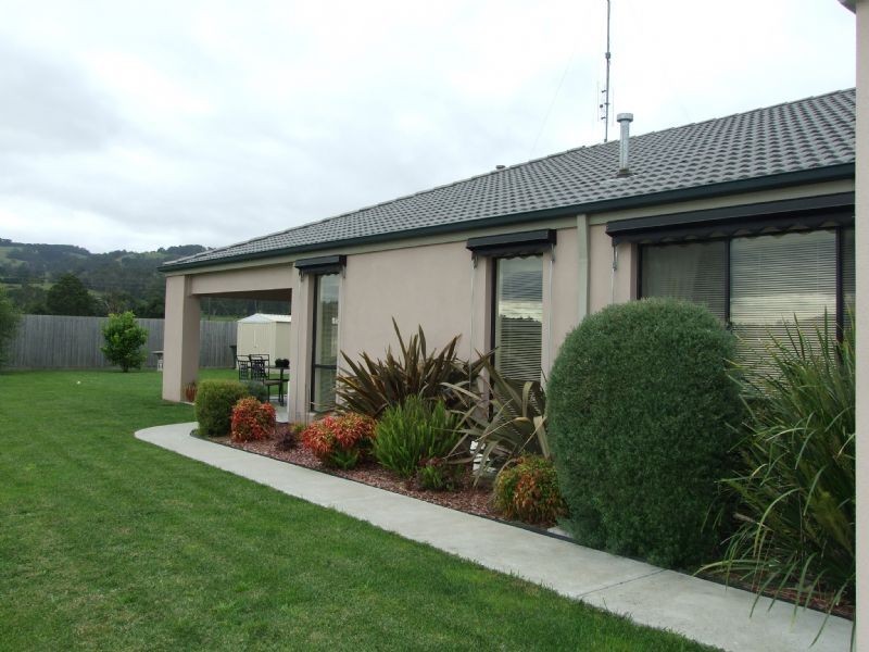 54 Davey Drive, Trafalgar VIC 3824