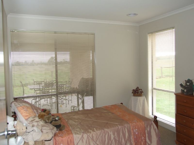 54 Davey Drive, Trafalgar VIC 3824