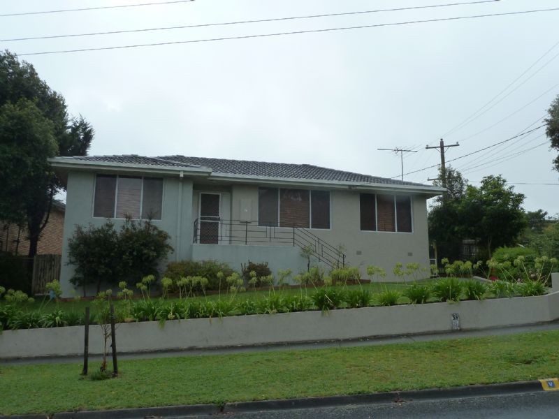 2 Smallburn Avenue, Newborough VIC 3825