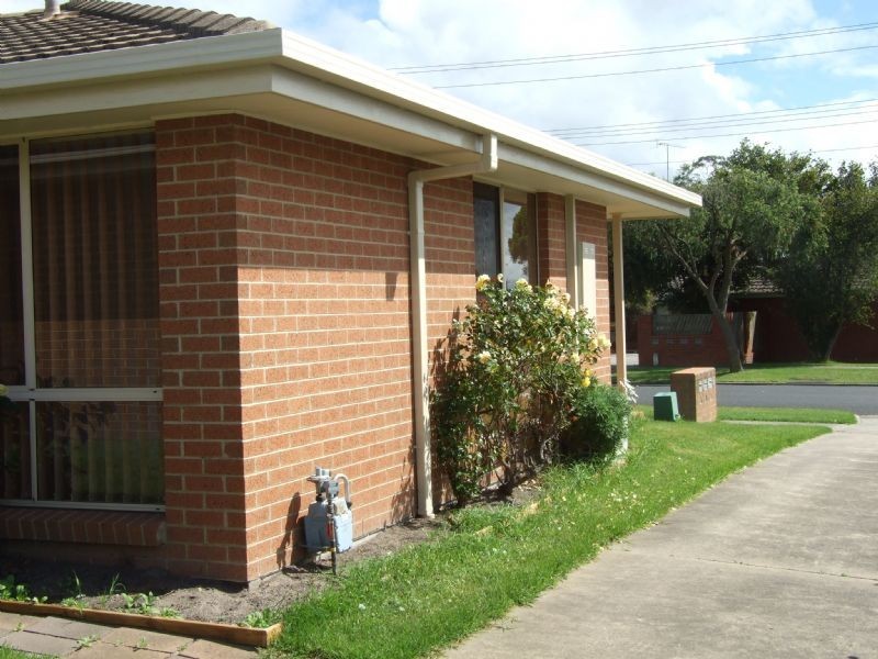 1/7 Saxtons Drive, Moe VIC 3825