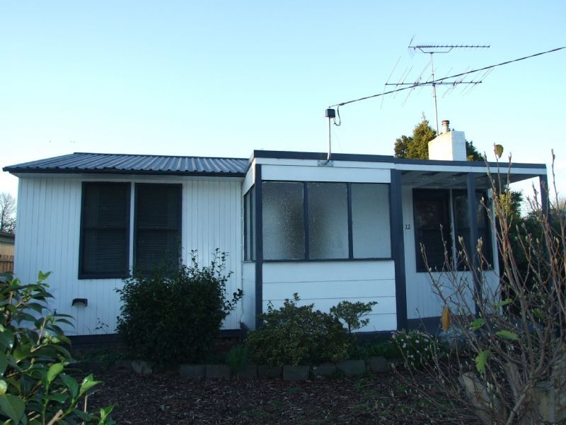 12 Hallston Street, Newborough VIC 3825