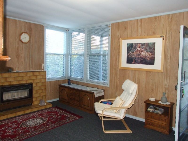 12 Hallston Street, Newborough VIC 3825