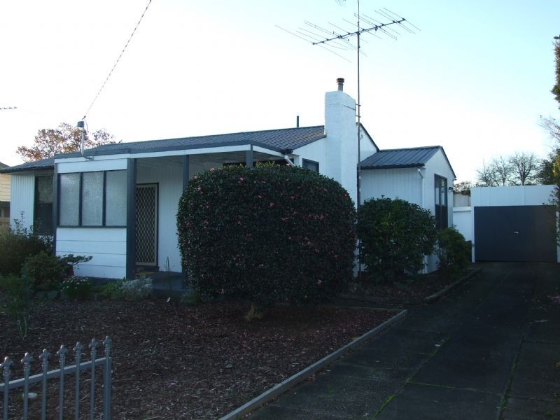 12 Hallston Street, Newborough VIC 3825