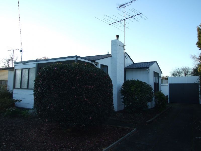12 Hallston Street, Newborough VIC 3825