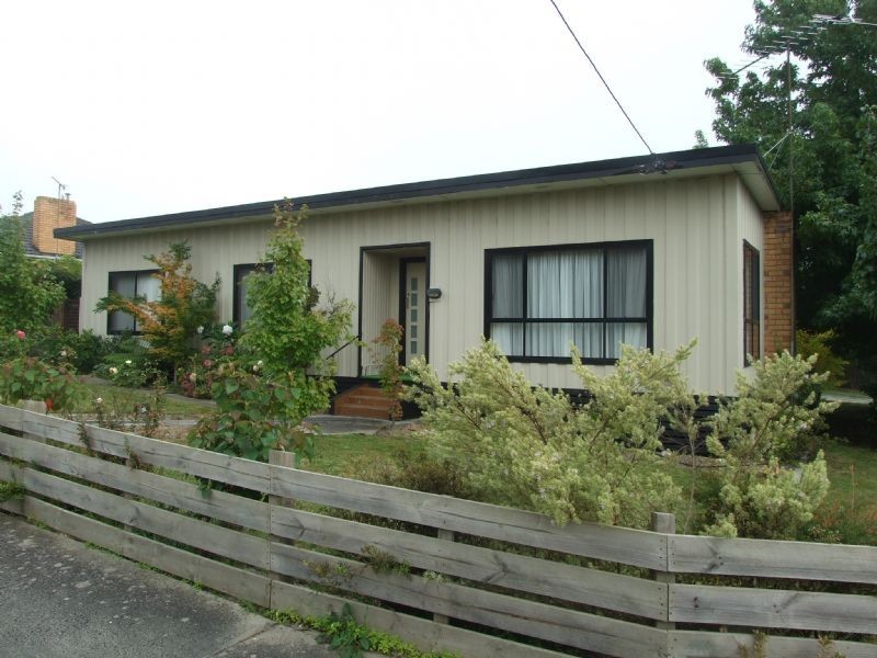 7 Powell Street, Newborough VIC 3825