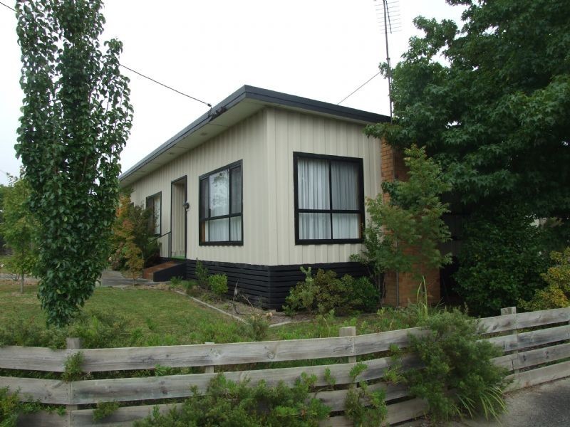 7 Powell Street, Newborough VIC 3825