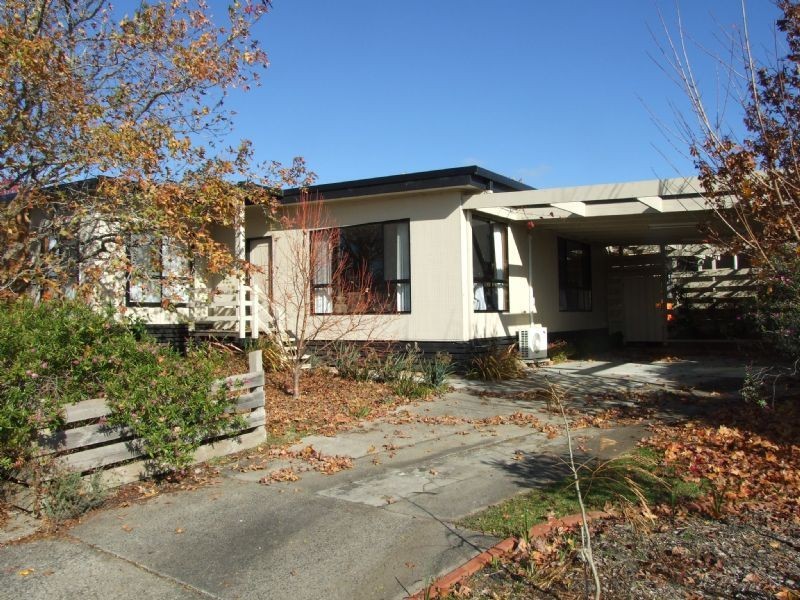 7 Powell Street, Newborough VIC 3825