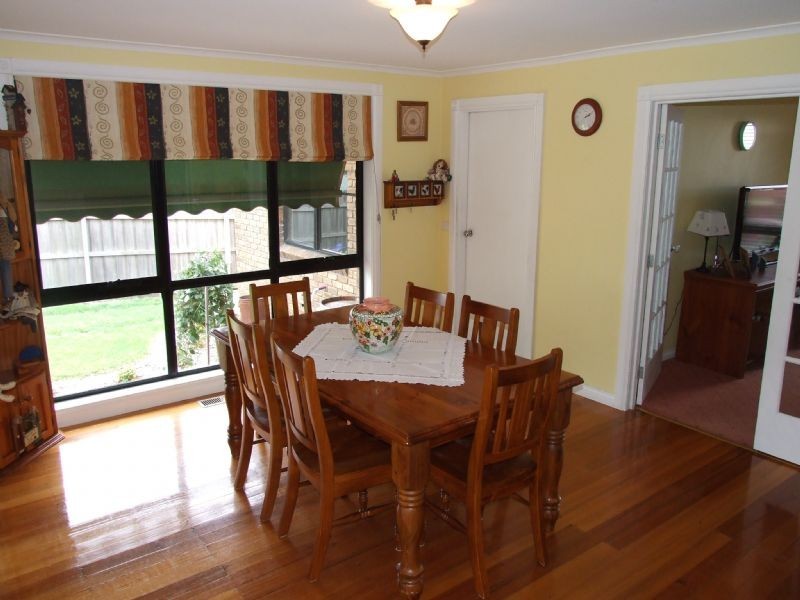 24 Comans Way, Moe VIC 3825