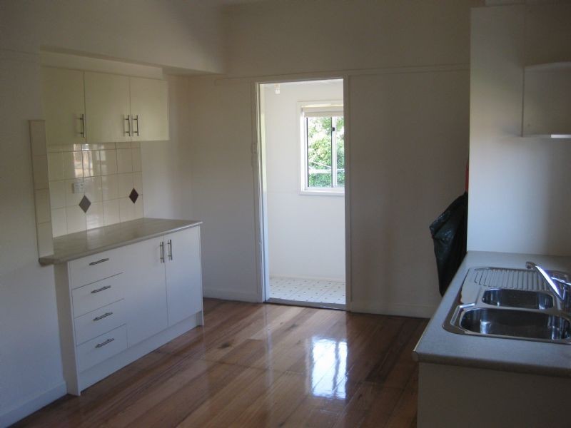 15 Ross Avenue, Moe VIC 3825