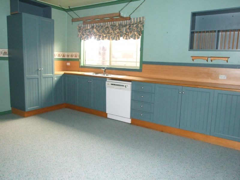 17 Paisley Street, Newborough VIC 3825