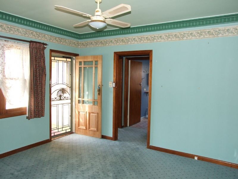 17 Paisley Street, Newborough VIC 3825