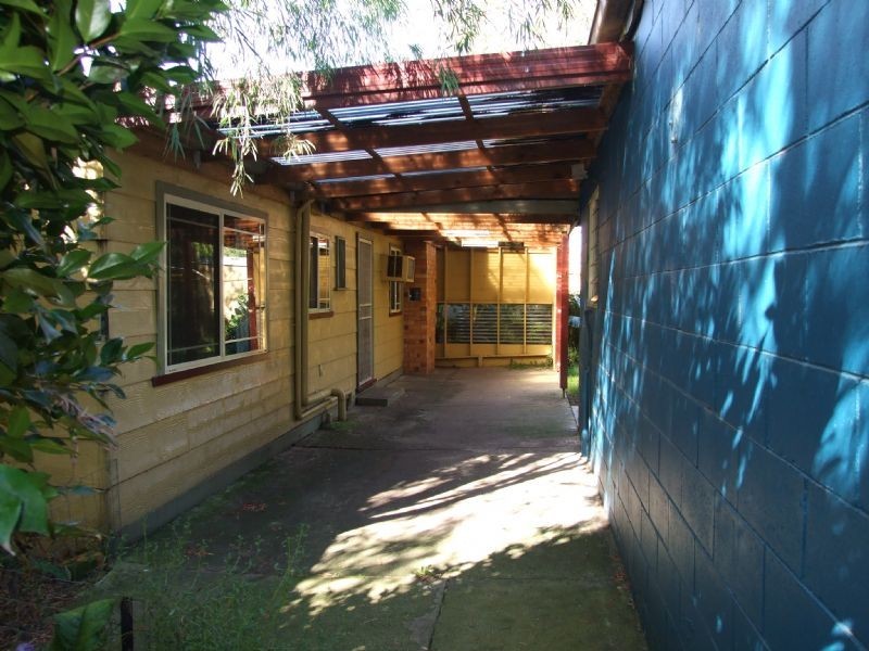 17 Paisley Street, Newborough VIC 3825