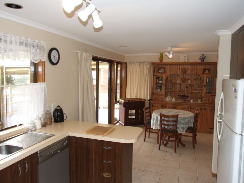 2 Taurus Way, Moe VIC 3825