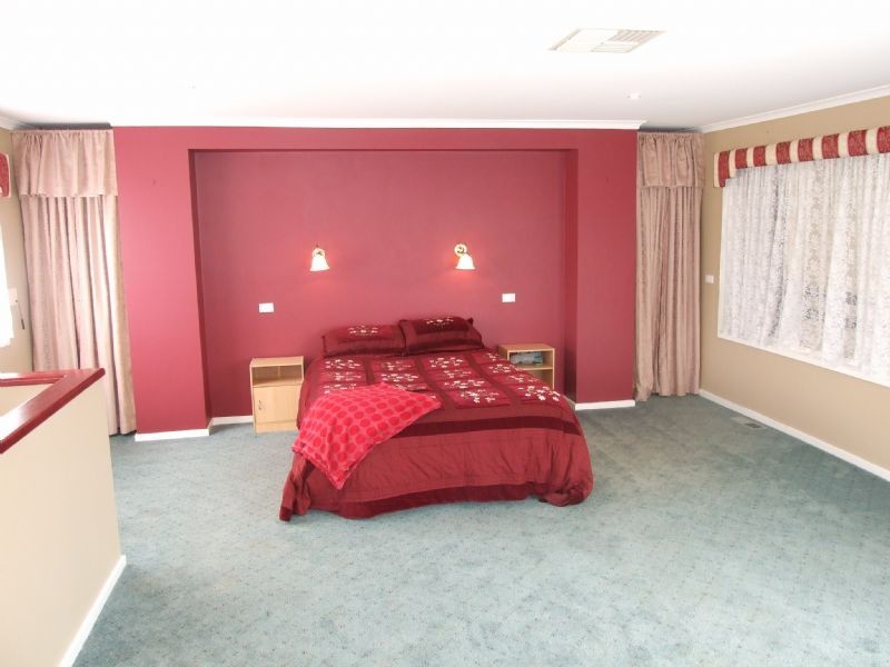 2 Taurus Way, Moe VIC 3825