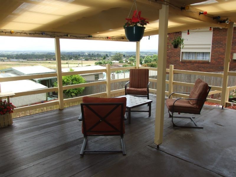 2 Taurus Way, Moe VIC 3825