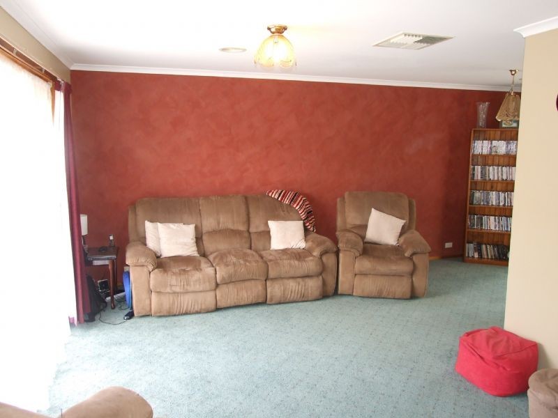 2 Taurus Way, Moe VIC 3825