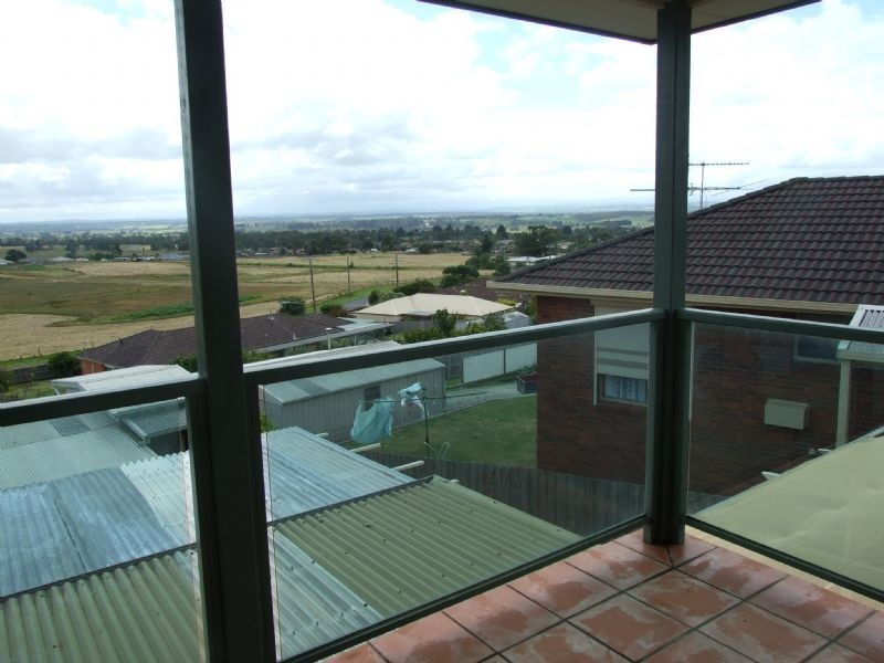 2 Taurus Way, Moe VIC 3825