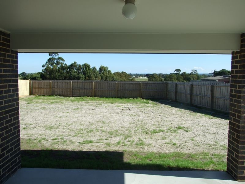 34 Montane Boulevard, Newborough VIC 3825