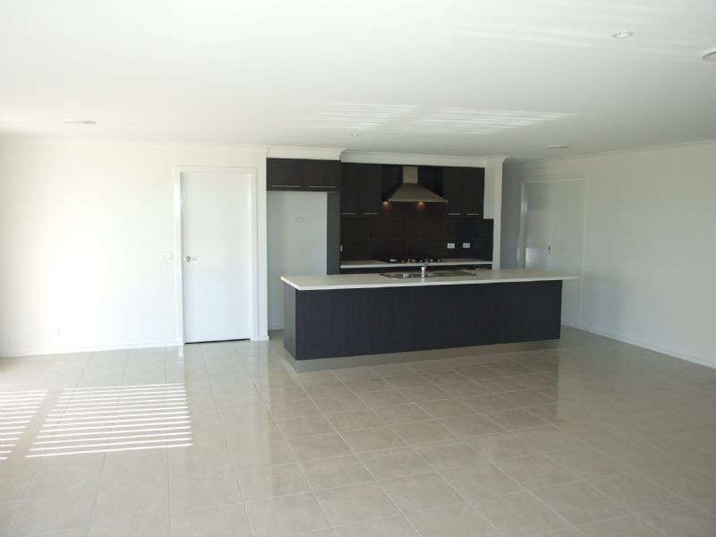 34 Montane Boulevard, Newborough VIC 3825