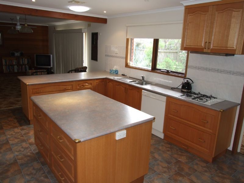 18 Tresswell Avenue, Newborough VIC 3825
