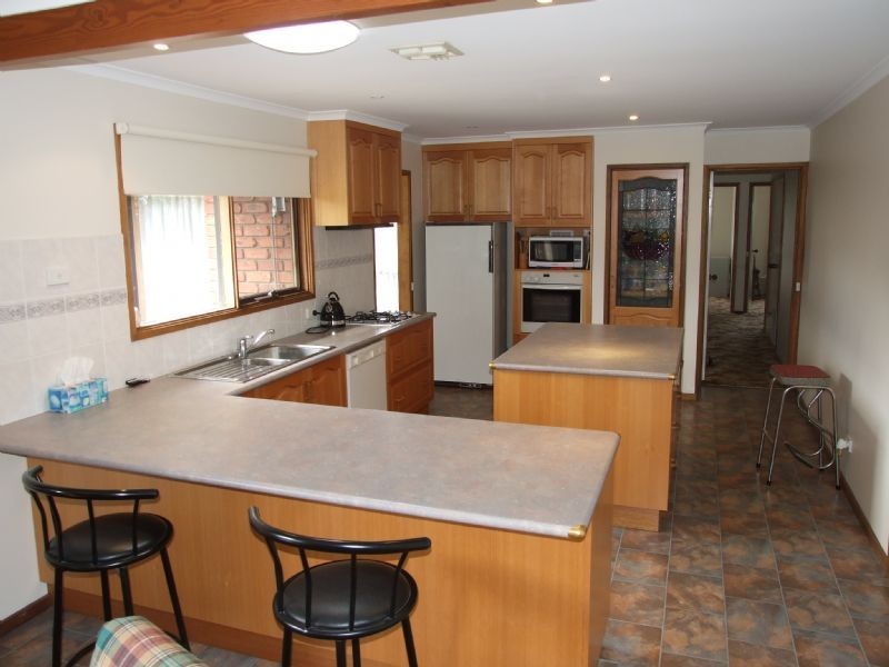 18 Tresswell Avenue, Newborough VIC 3825