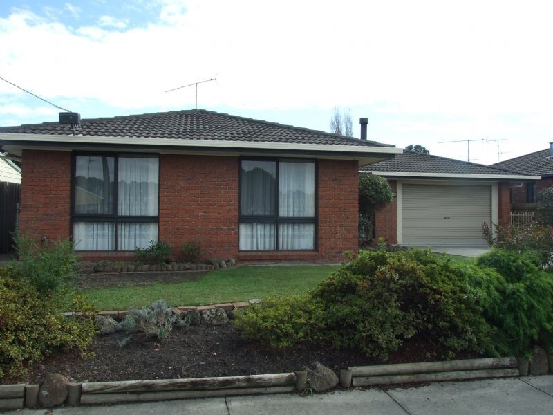 18 Tresswell Avenue, Newborough VIC 3825