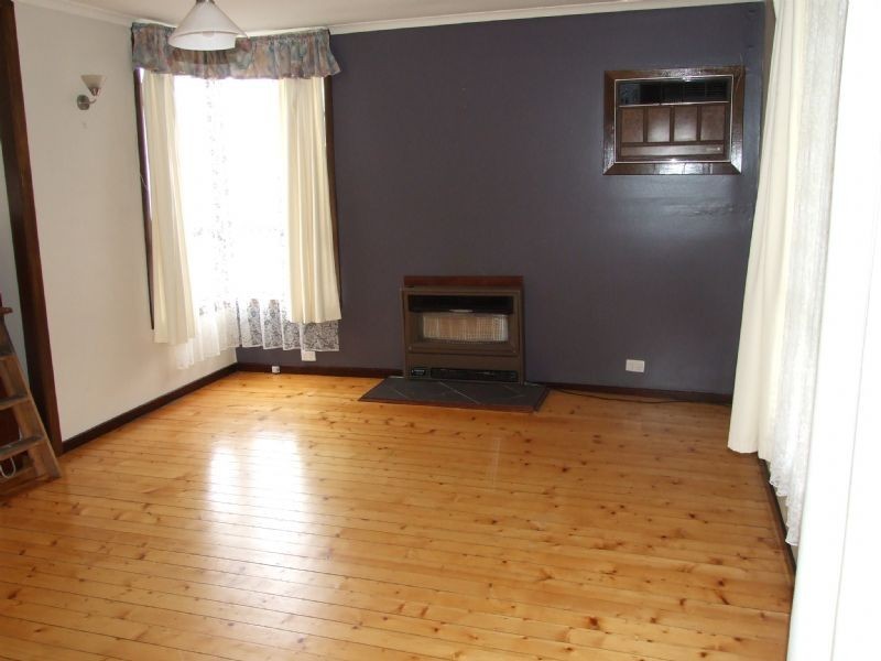 4 Malnham Crescent, Newborough VIC 3825