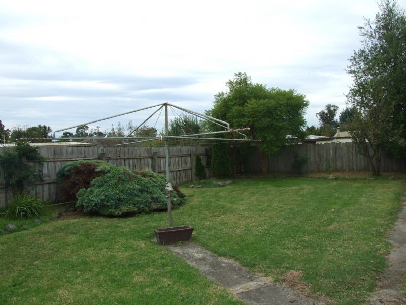 4 Malnham Crescent, Newborough VIC 3825