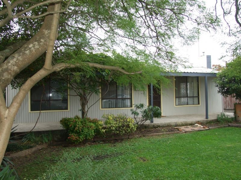 4 Malnham Crescent, Newborough VIC 3825