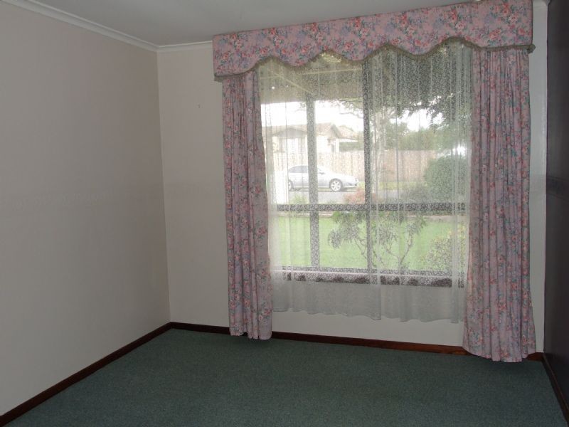 4 Malnham Crescent, Newborough VIC 3825