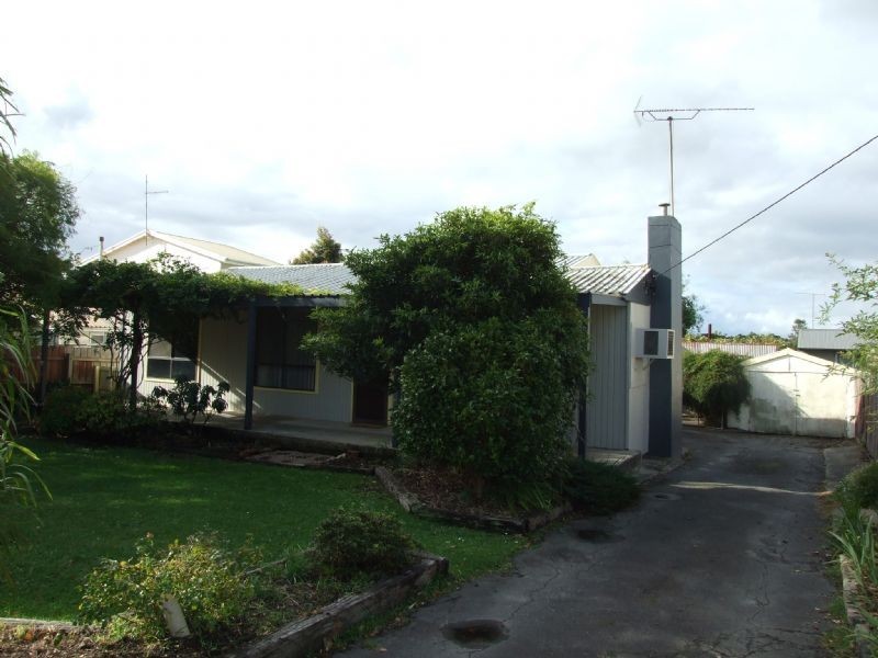 4 Malnham Crescent, Newborough VIC 3825