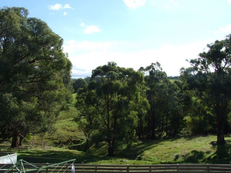 24 Valley View Court, Yallourn North VIC 3825