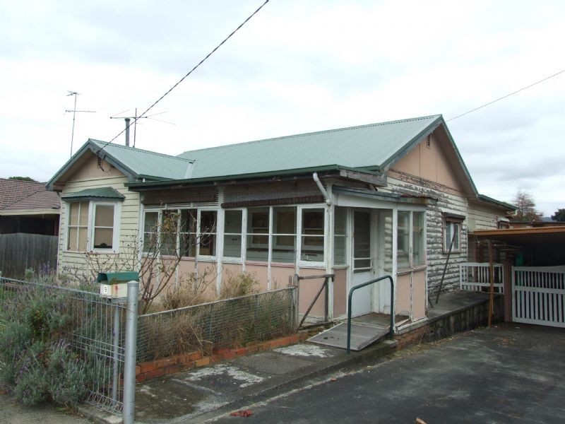 9 March Street, Newborough VIC 3825