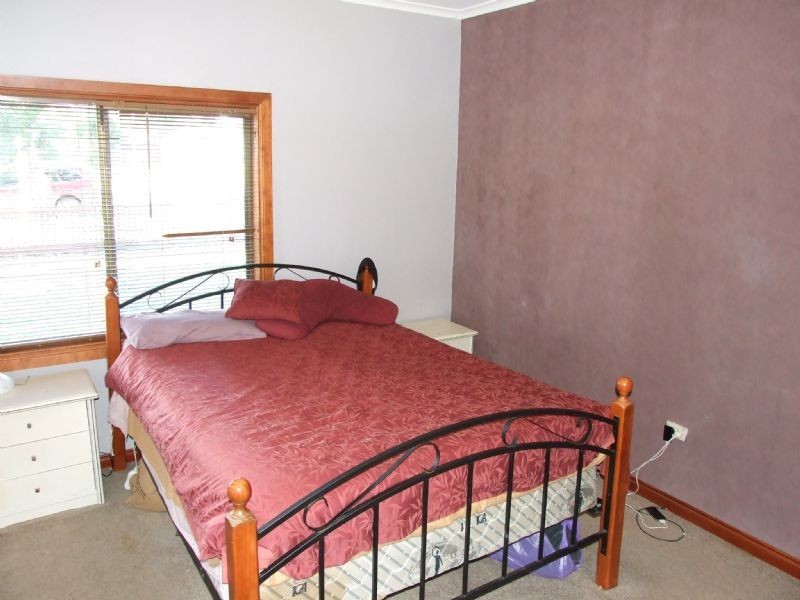 87 Hampton Street, Moe VIC 3825