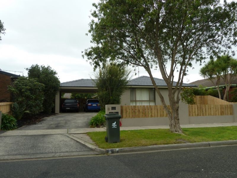 8 Hall Court, Newborough VIC 3825