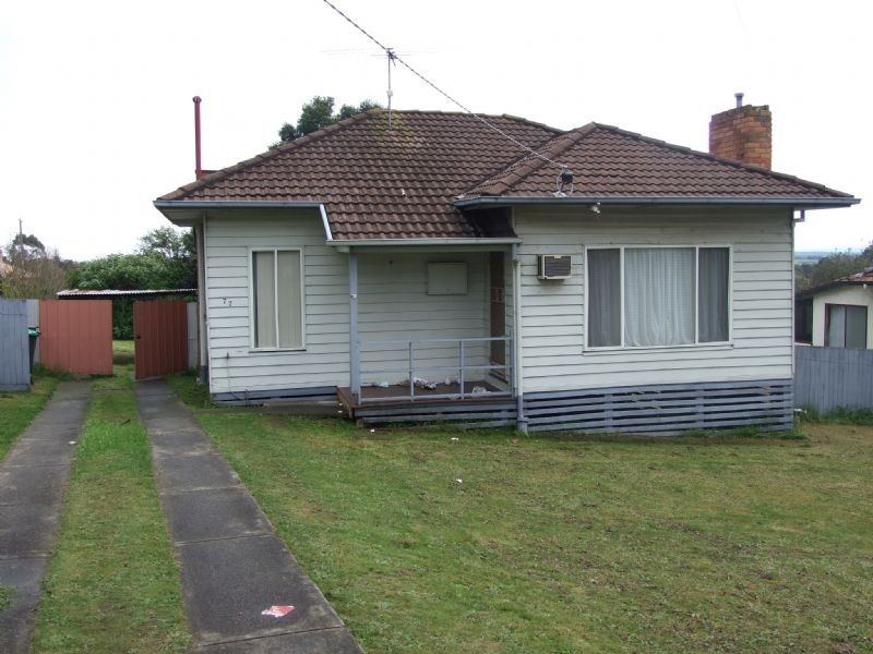 77 Hampton Street, Moe VIC 3825