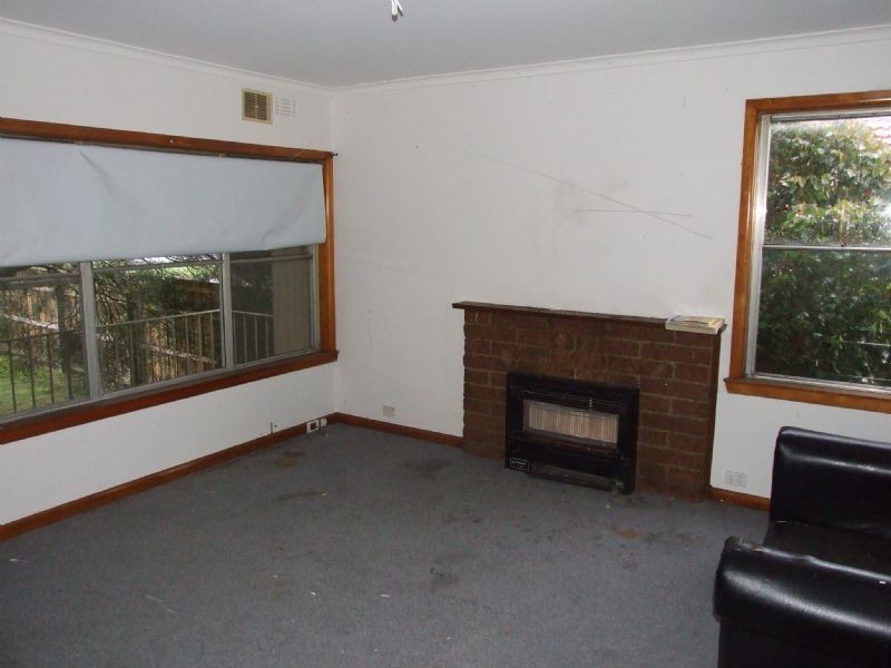 12 Charles Street, Moe VIC 3825