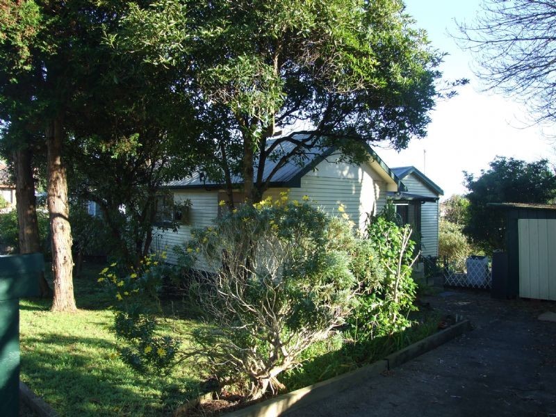 13 Powell Street, Newborough VIC 3825