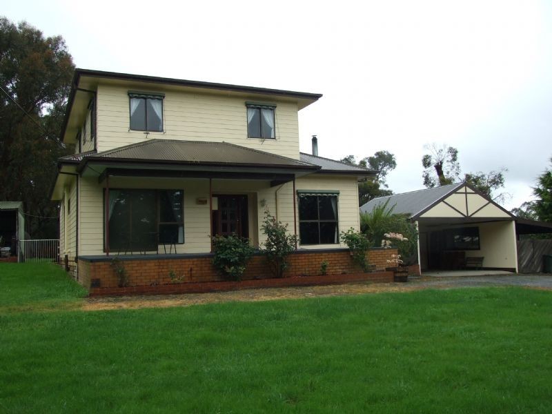 12A Frys Track, Newborough VIC 3825