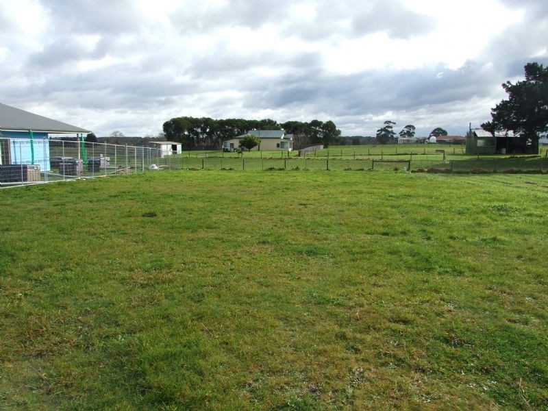 11 (Lot 5) Leadbeater Mews, Newborough VIC 3825