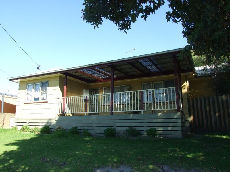 17 Paisley Street, Newborough VIC 3825