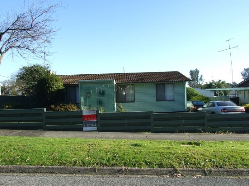 2 Gould Street, Newborough VIC 3825