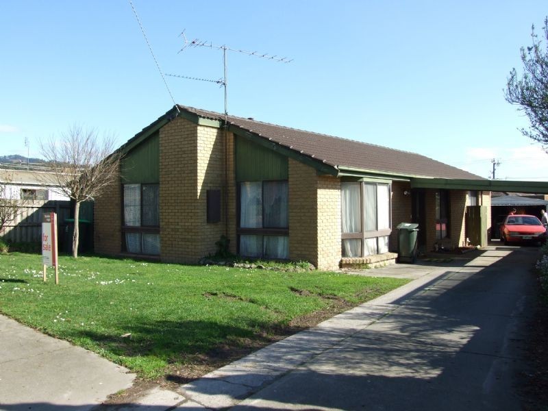 44 Randall Crescent, Moe VIC 3825